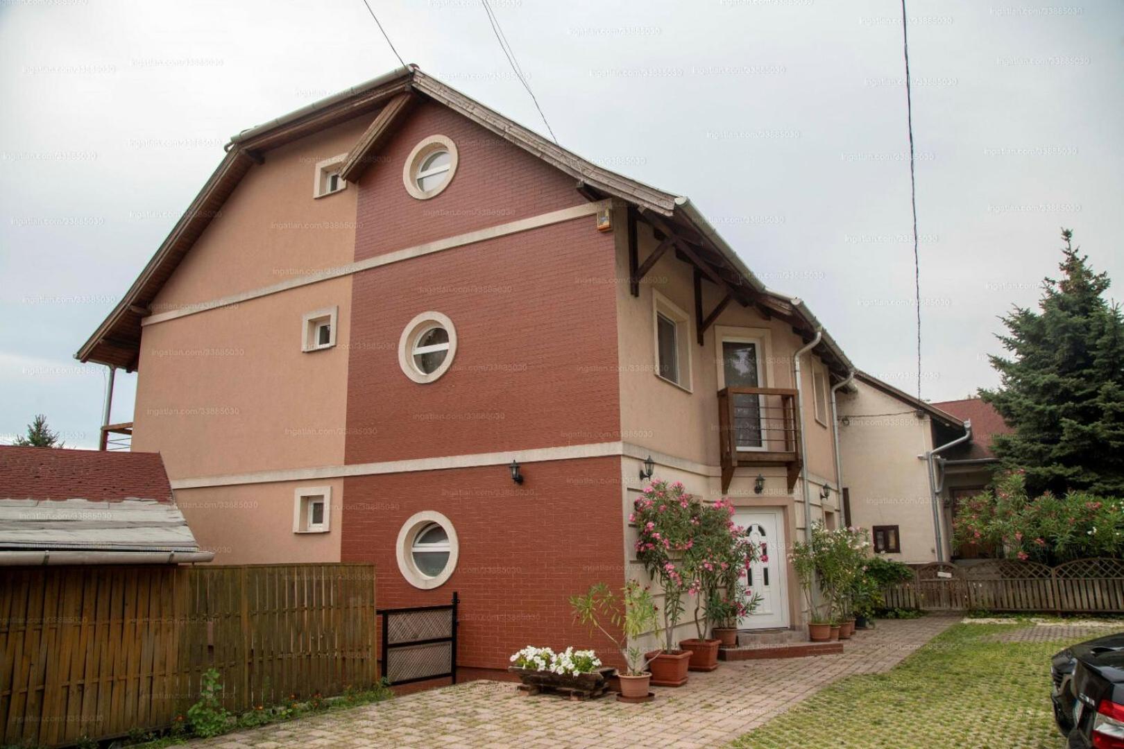 Hotel Sorompo Vendeghaz Balatonkenese Exterior foto