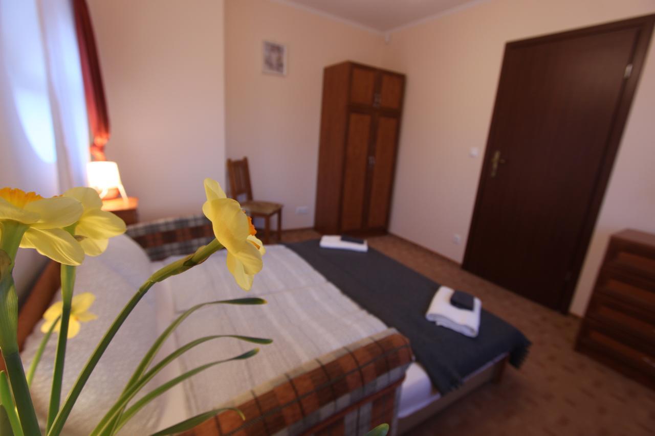 Hotel Sorompo Vendeghaz Balatonkenese Exterior foto