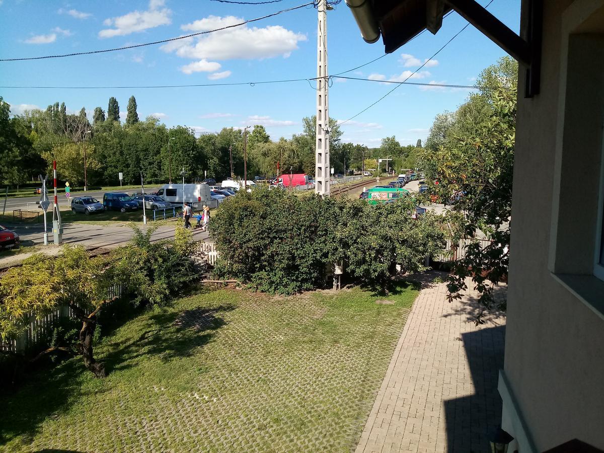 Hotel Sorompo Vendeghaz Balatonkenese Exterior foto