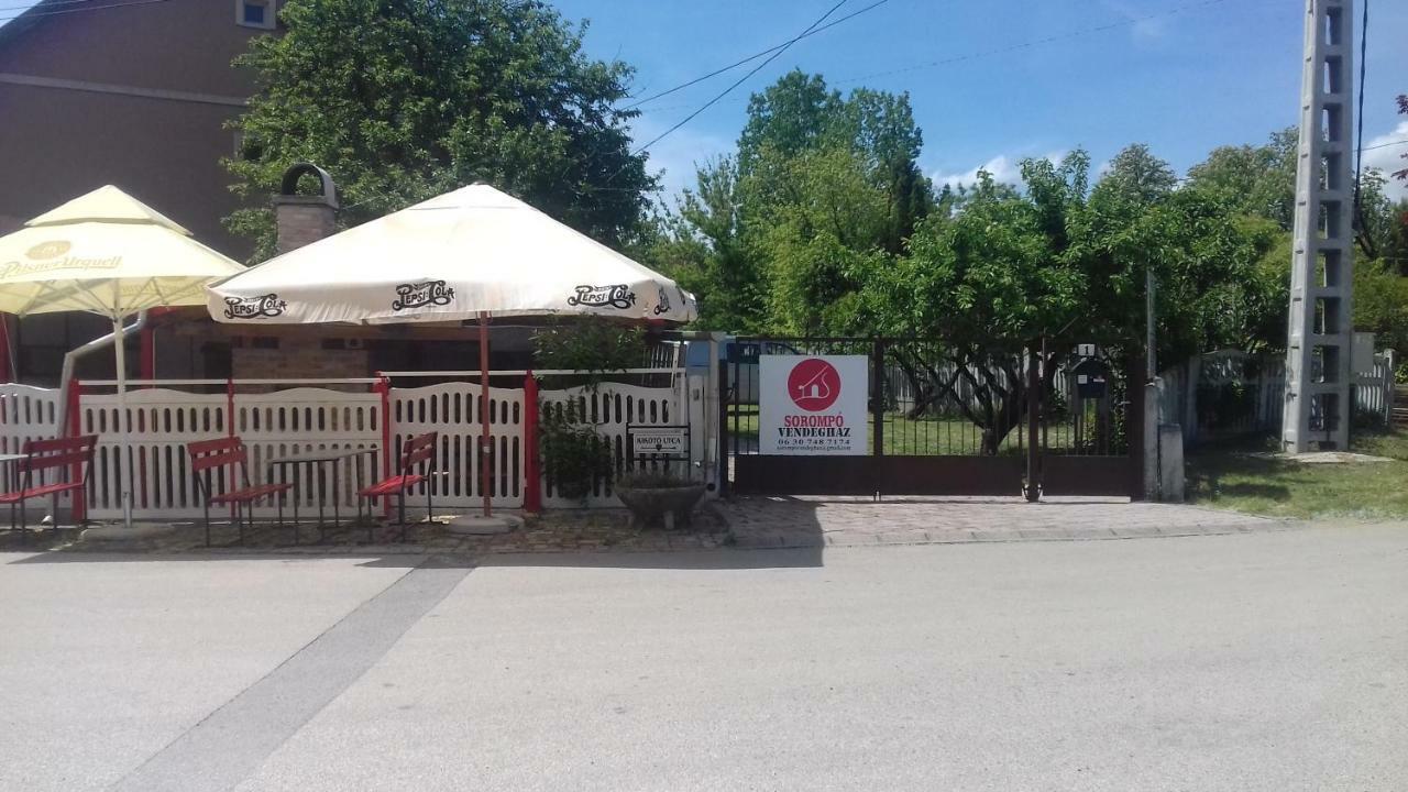Hotel Sorompo Vendeghaz Balatonkenese Exterior foto