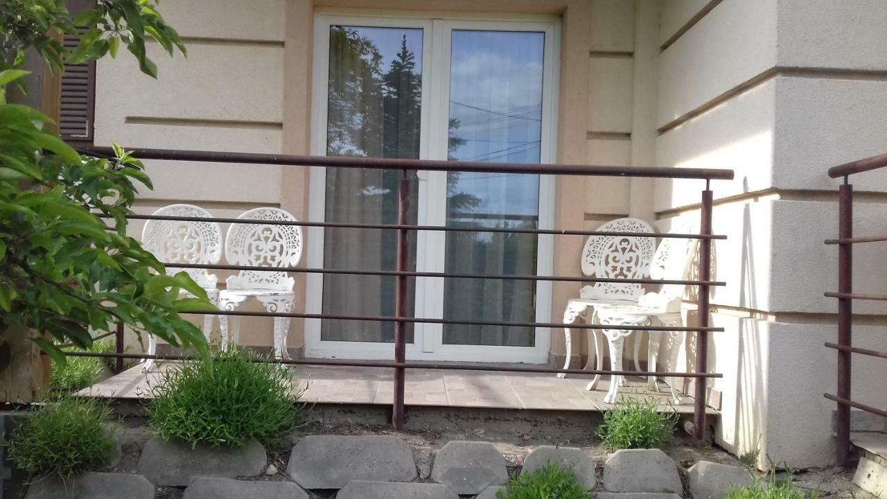 Hotel Sorompo Vendeghaz Balatonkenese Exterior foto